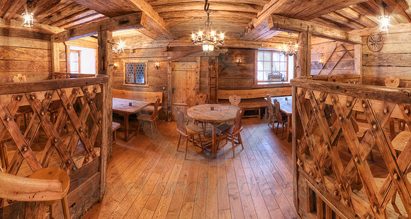 Cozy Restaurant in the Alps